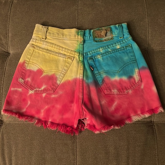 Vintage Tye-Dye High-Waisted Levi shorts (Urban Outfitters) - Picture 2 of 2
